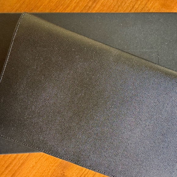 YSL Uptown leather pouch with Gold hardware - Picture 4 of 5